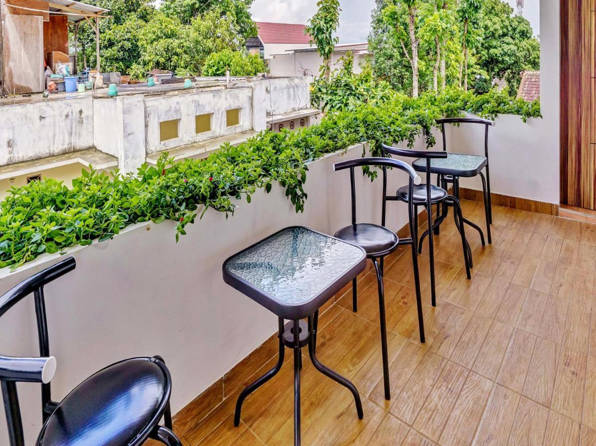 Super Oyo 90828 Ara Guest House Batu  Exteriér fotografie